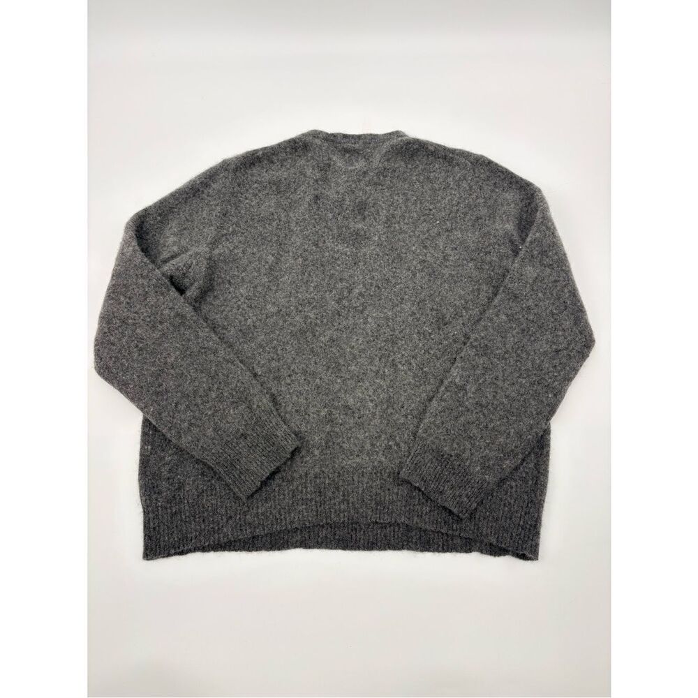 Article 365 Classic Men's Cashmere Charcoal Crewneck Sweater View 4